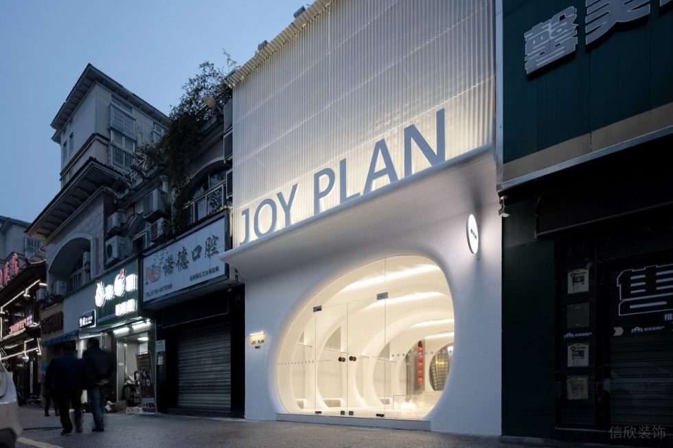 深圳市龍崗區(qū)橫崗joy Plan 女裝店裝修設(shè)計(jì)門廳